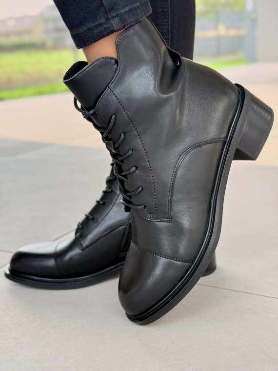 Botki ze skóry naturalnej – luksus, który nosisz codziennie