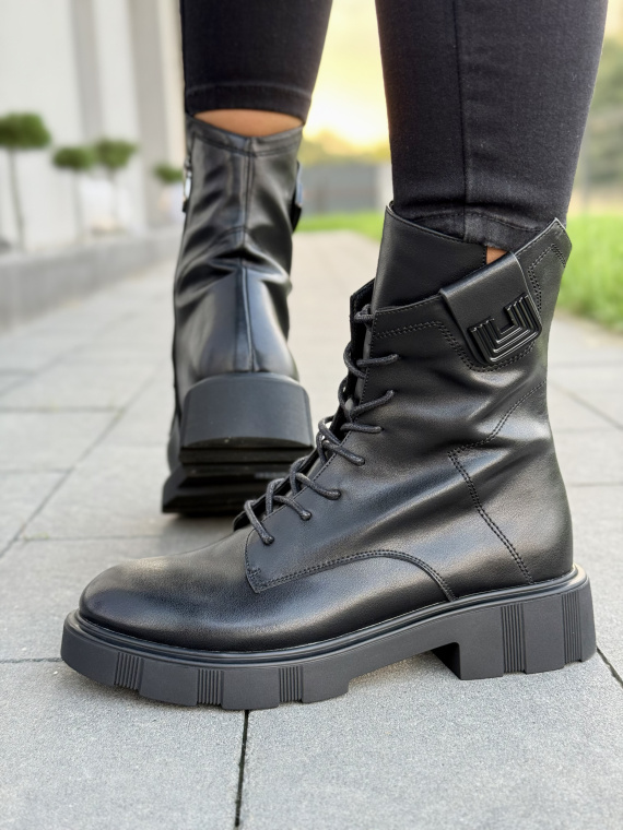 Skórzane botki – modne, trwałe, wygodne