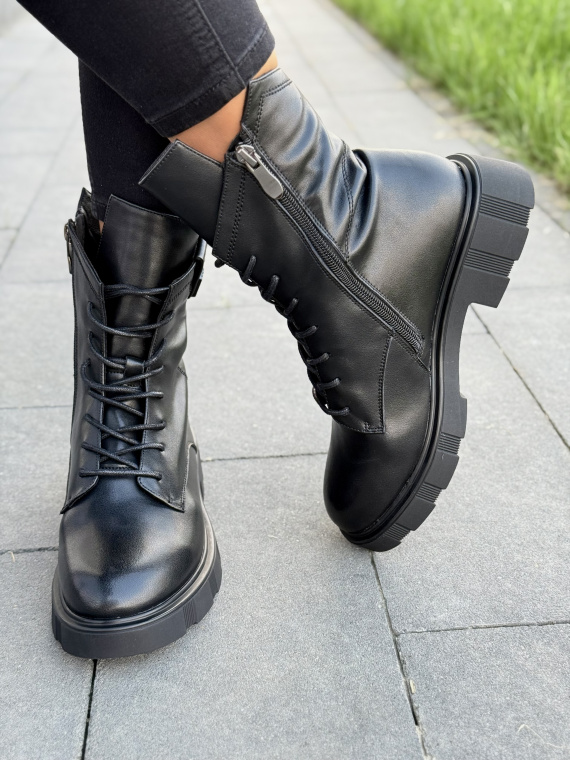 Skórzane botki – modne, trwałe, wygodne