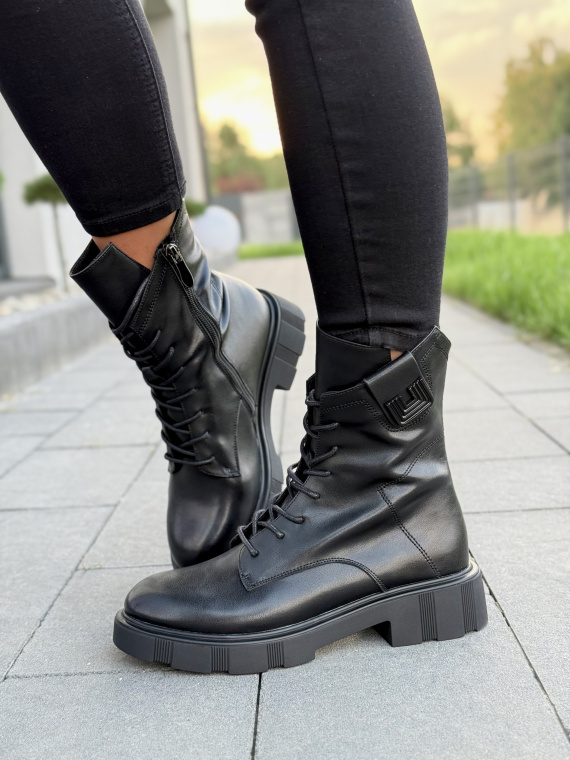 Skórzane botki – modne, trwałe, wygodne