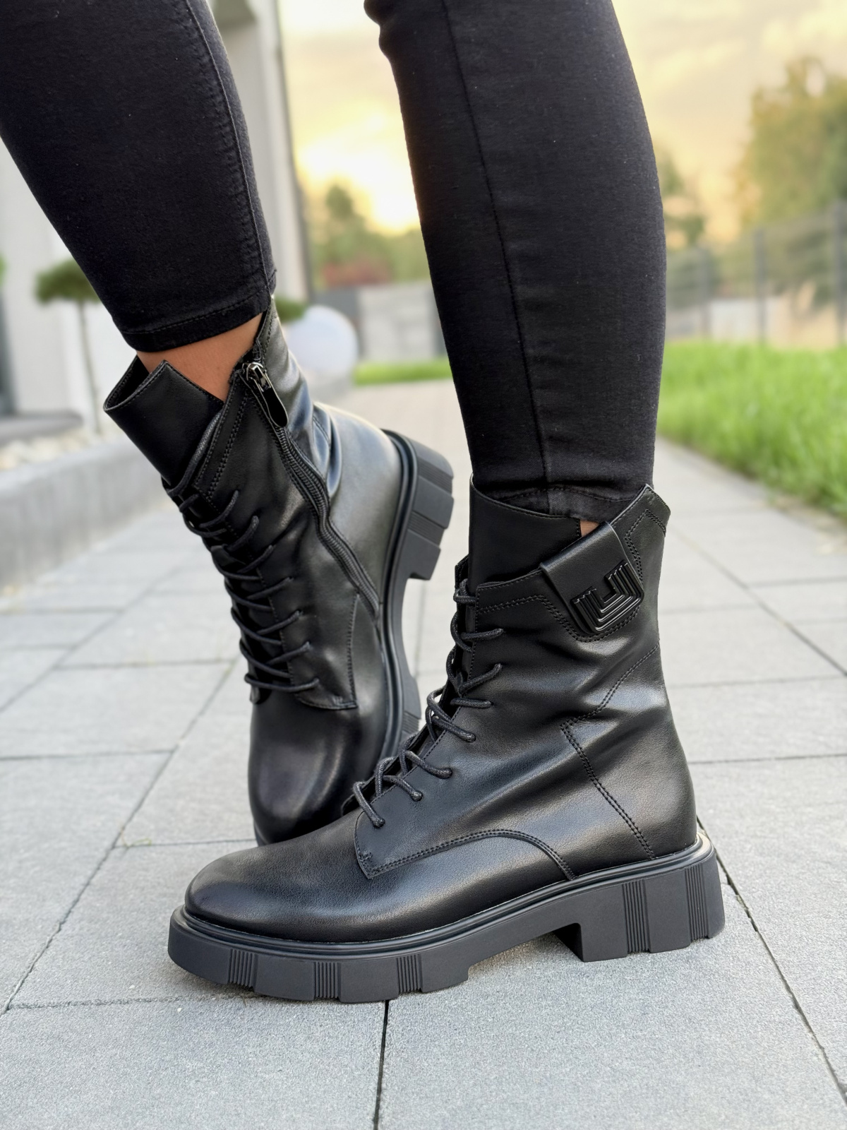 Skórzane botki – modne, trwałe, wygodne