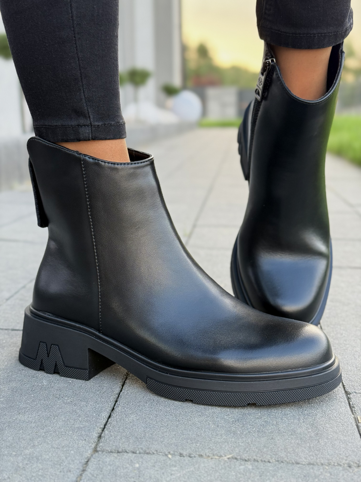 Botki damskie ze skóry naturalnej – elegancja i wygoda na każdy dzień