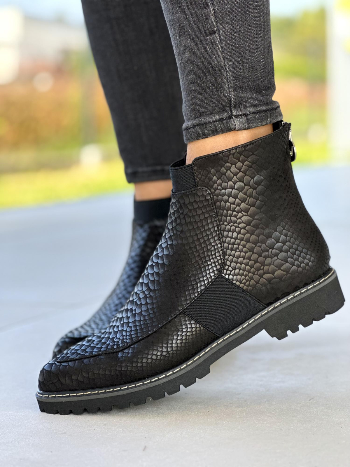 Czarne botki damskie skórzane