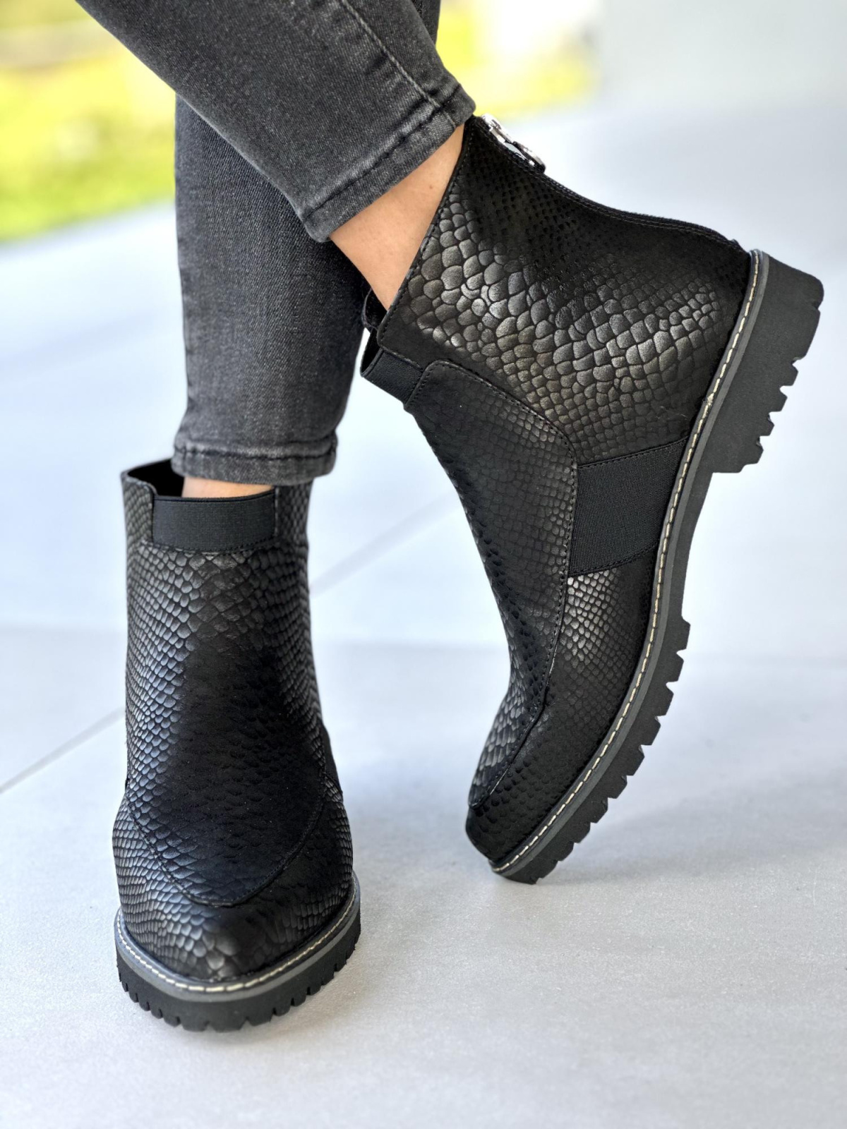 Czarne botki damskie skórzane