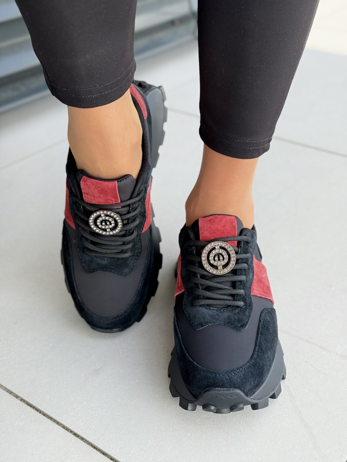 Sneakersy damskie ze skóry naturalnej – styl i komfort na co dzień