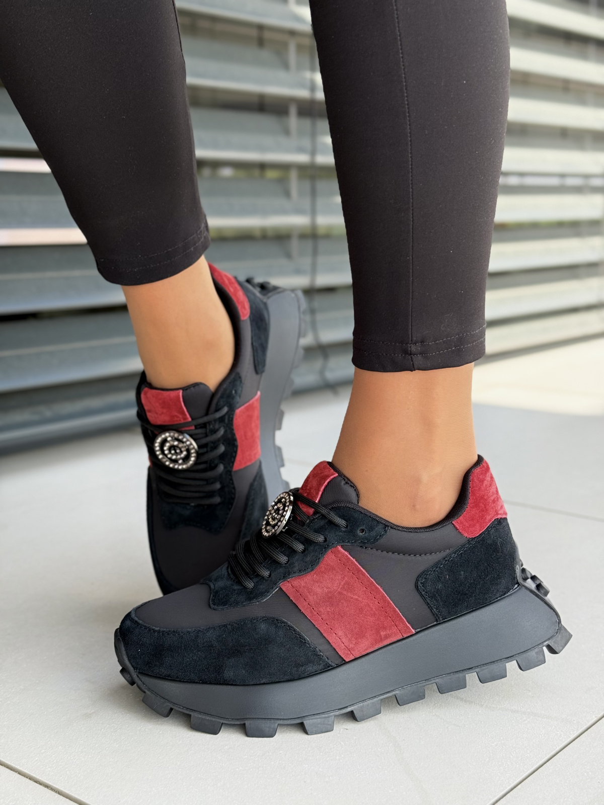 Sneakersy damskie ze skóry naturalnej – styl i komfort na co dzień