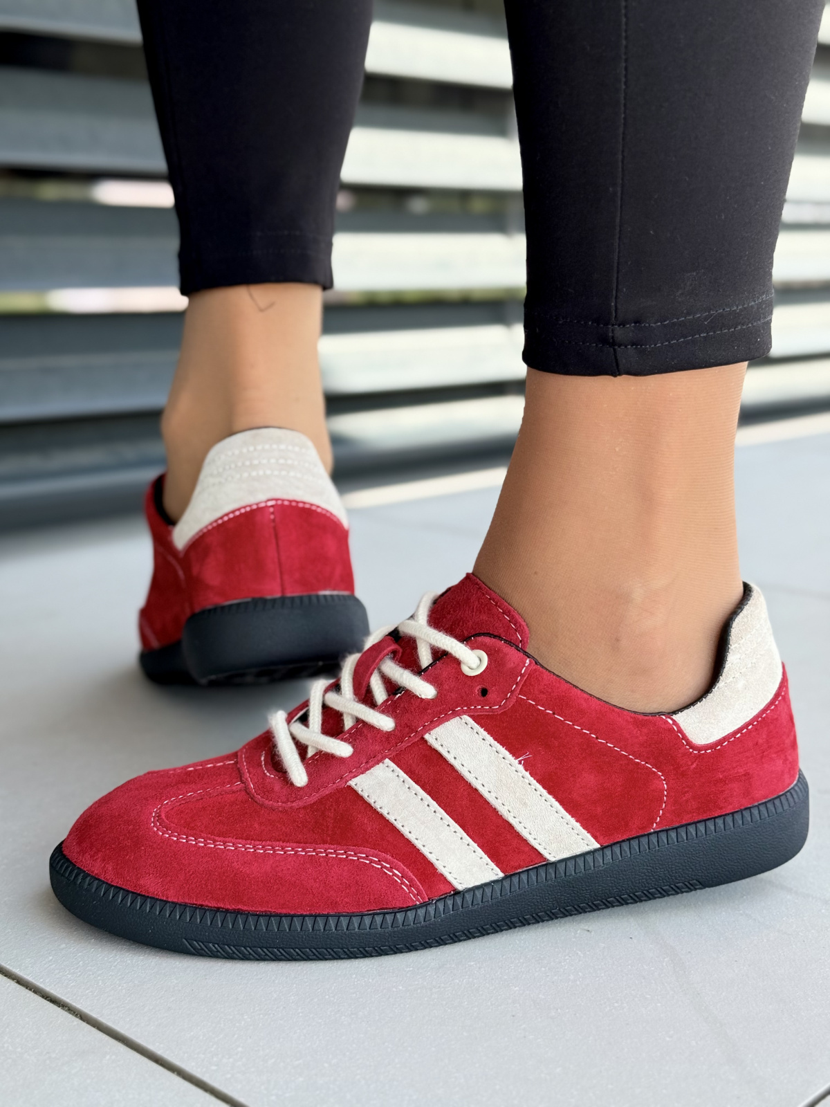 Sneakersy z naturalnej skóry – komfort i styl w jednym