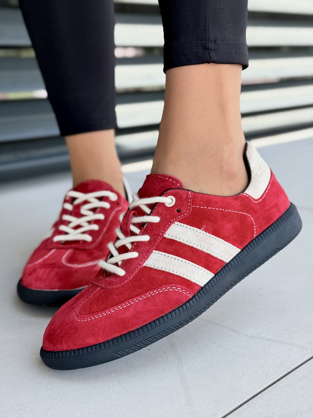 Sneakersy z naturalnej skóry – komfort i styl w jednym