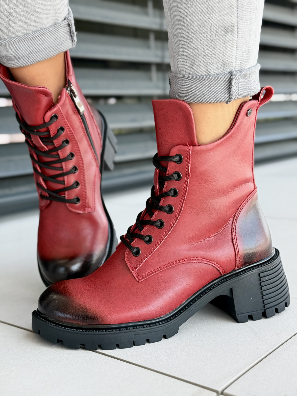 Skórzane botki damskie – piękno, które oddycha