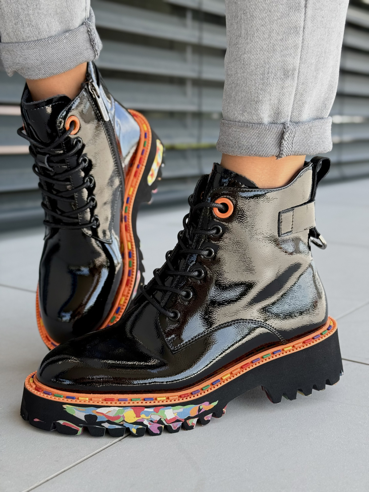 Naturalna skóra, wyjątkowy design – botki, które pokochasz