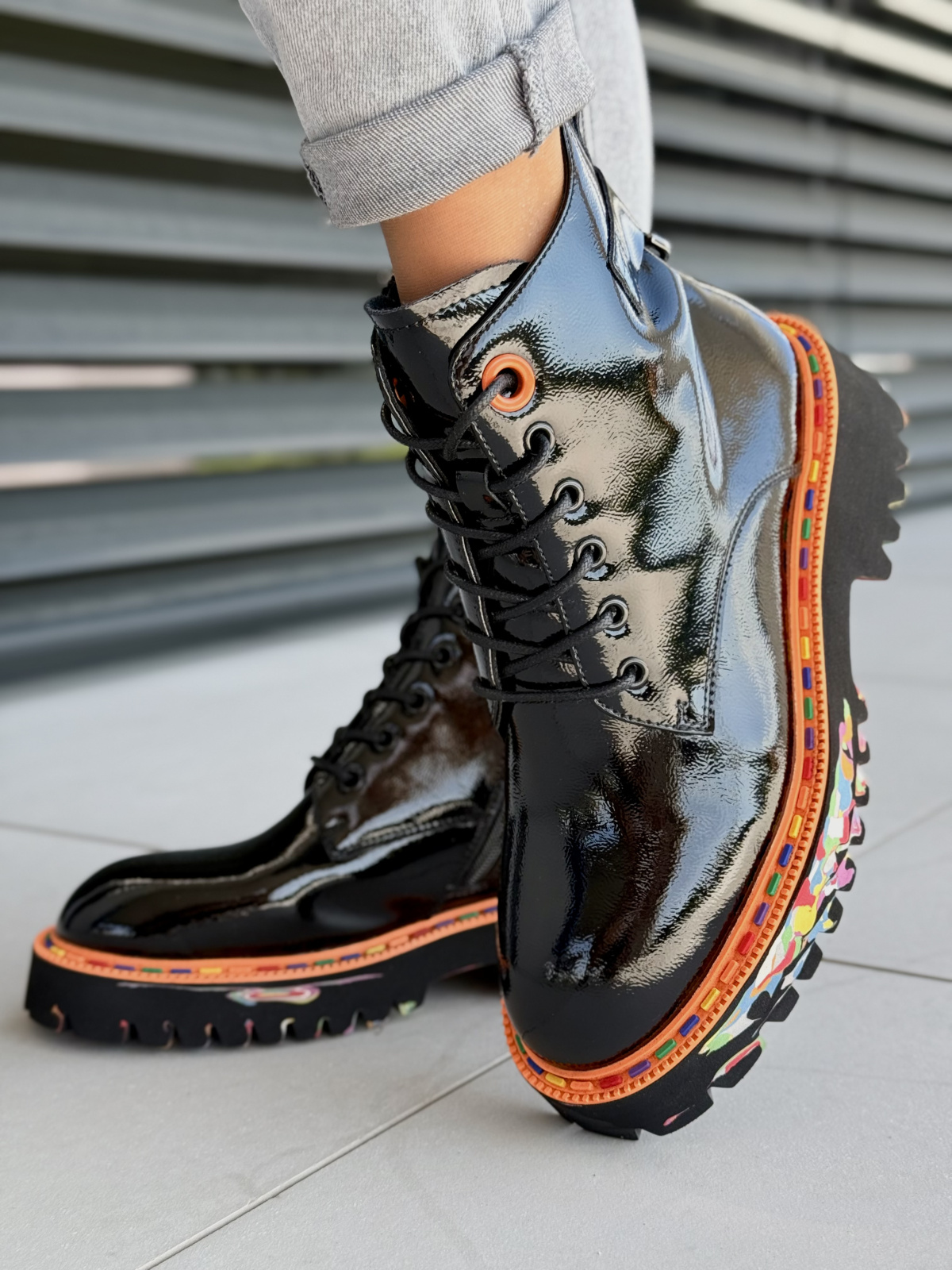 Naturalna skóra, wyjątkowy design – botki, które pokochasz