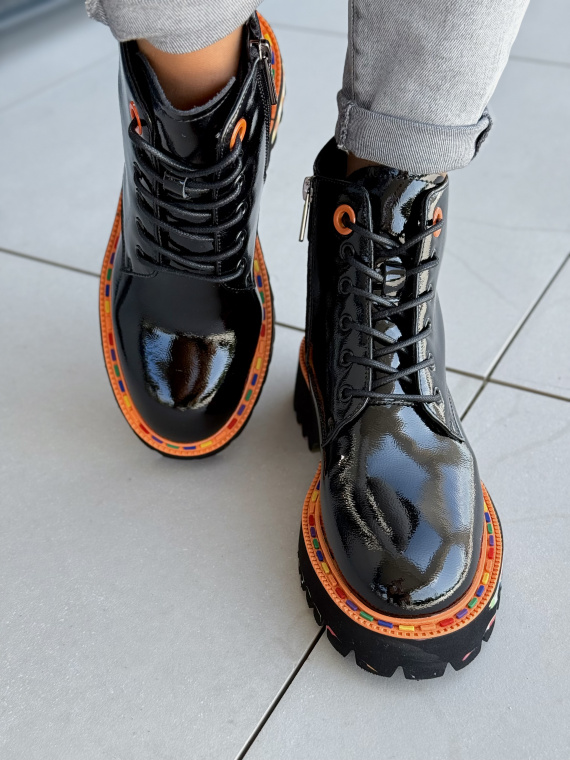 Naturalna skóra, wyjątkowy design – botki, które pokochasz