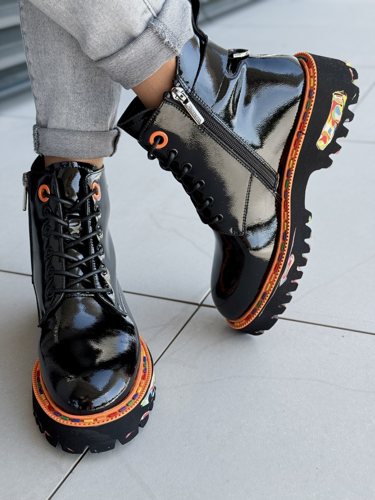 Naturalna skóra, wyjątkowy design – botki, które pokochasz