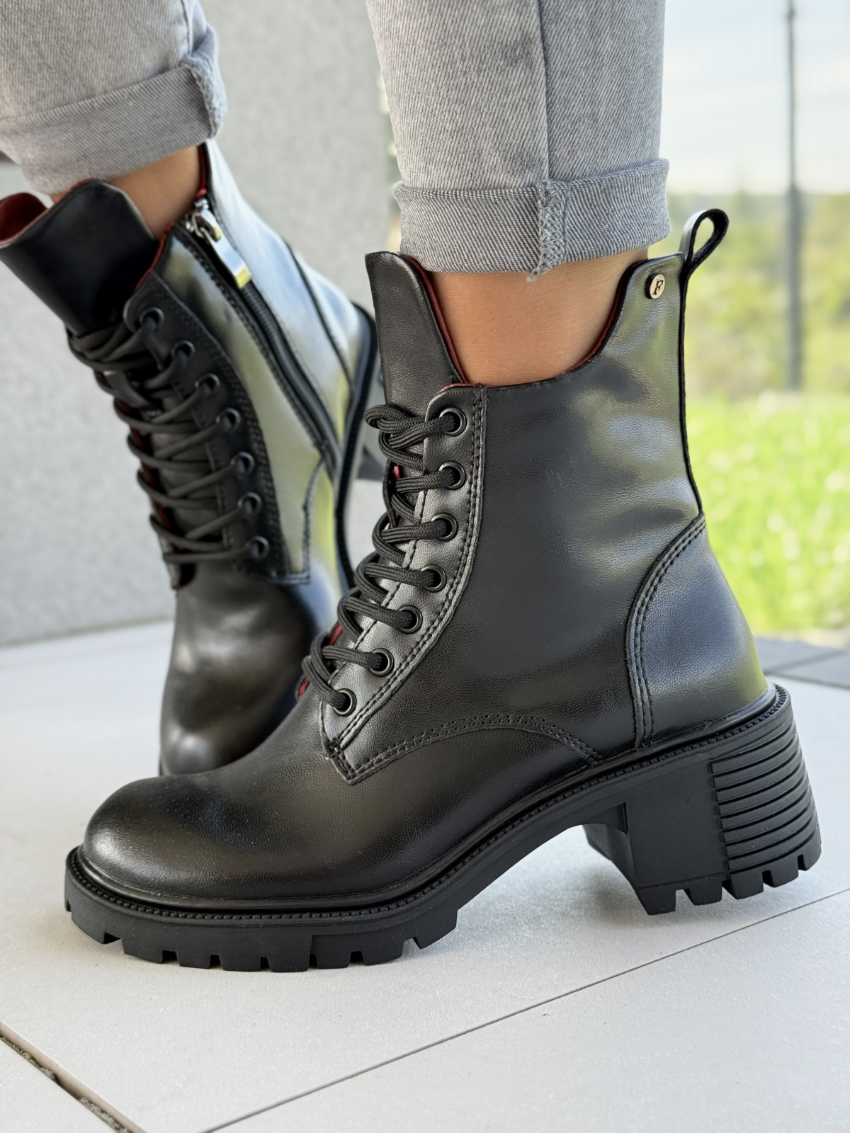 Stylowe botki ze skóry naturalnej dla nowoczesnych kobiet