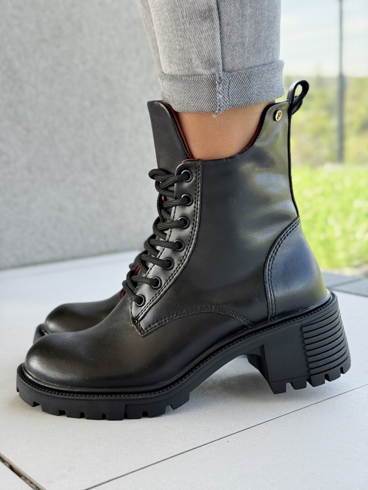 Stylowe botki ze skóry naturalnej dla nowoczesnych kobiet