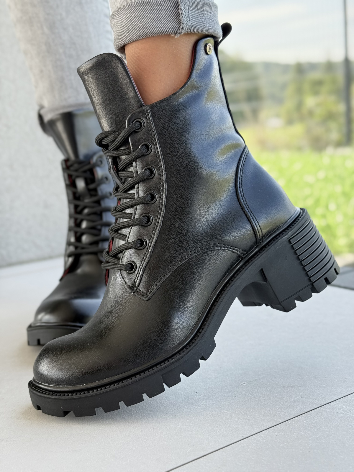 Stylowe botki ze skóry naturalnej dla nowoczesnych kobiet