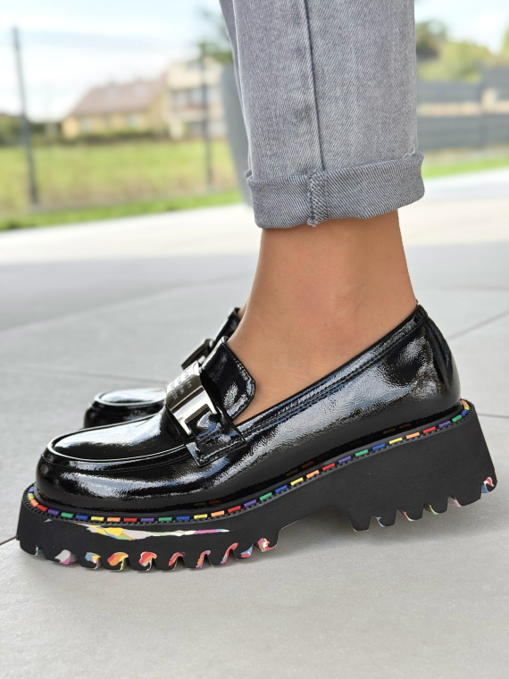 Mokasyny ze skóry naturalnej – luksus na każdy dzień