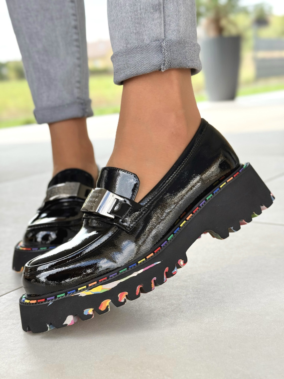 Mokasyny ze skóry naturalnej – luksus na każdy dzień