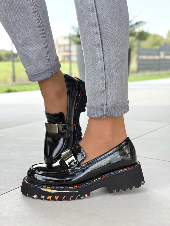 Mokasyny ze skóry naturalnej – luksus na każdy dzień