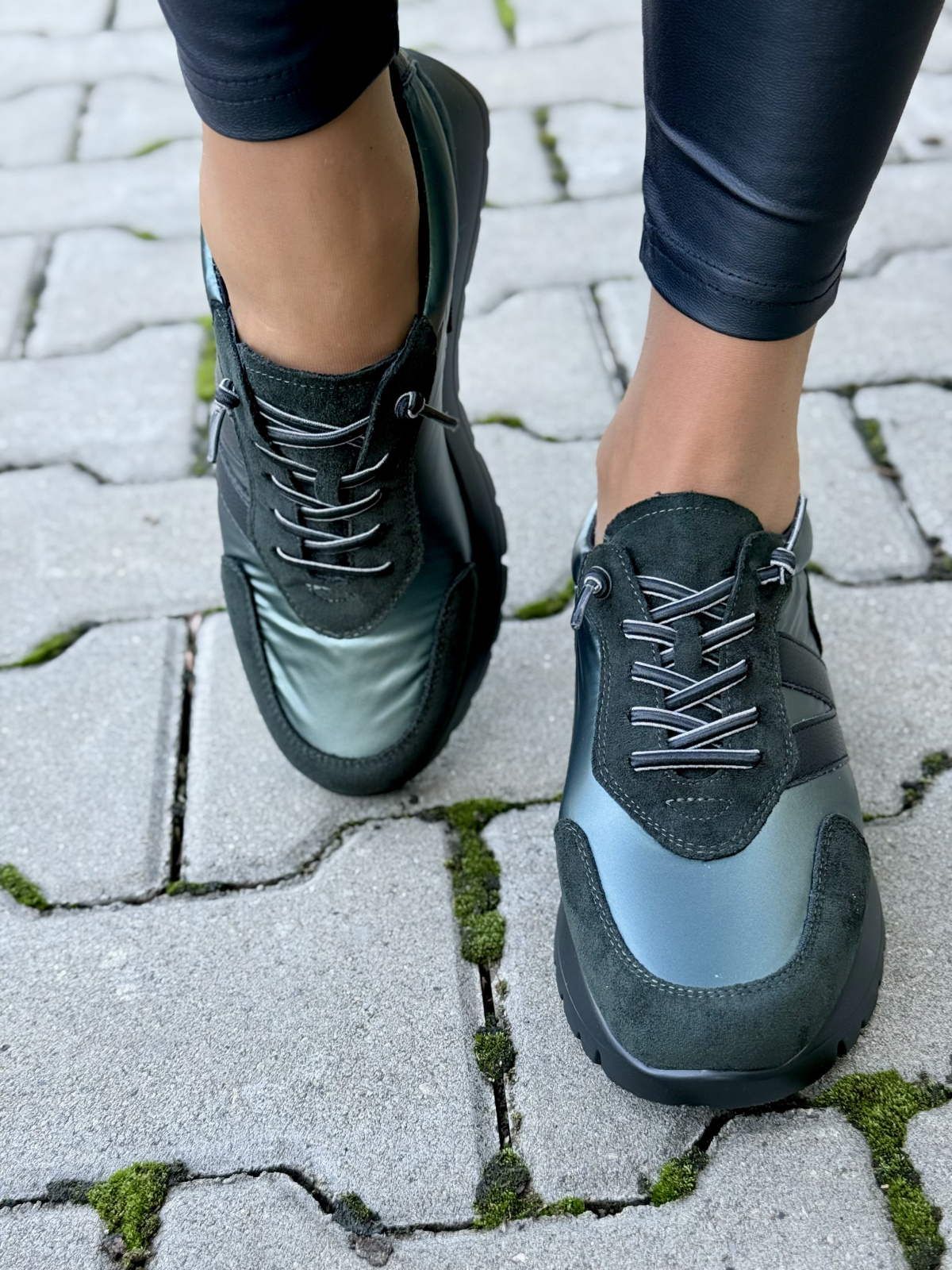 Sneakersy damskie – styl i wygoda na co dzień