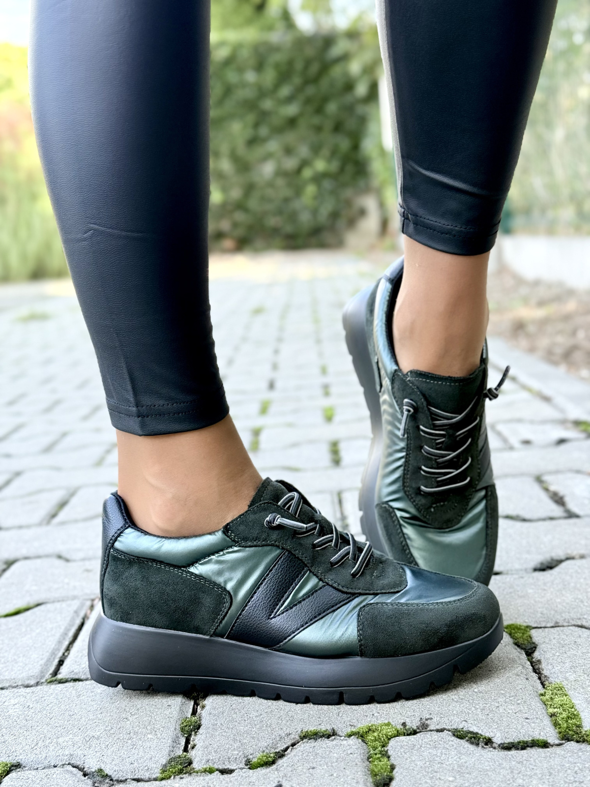 Sneakersy damskie – styl i wygoda na co dzień