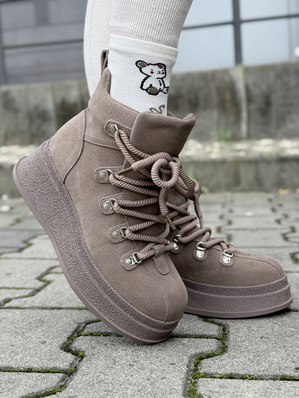 Śniegowce z Naturalnej Skóry – Komfort i Styl na Zimę