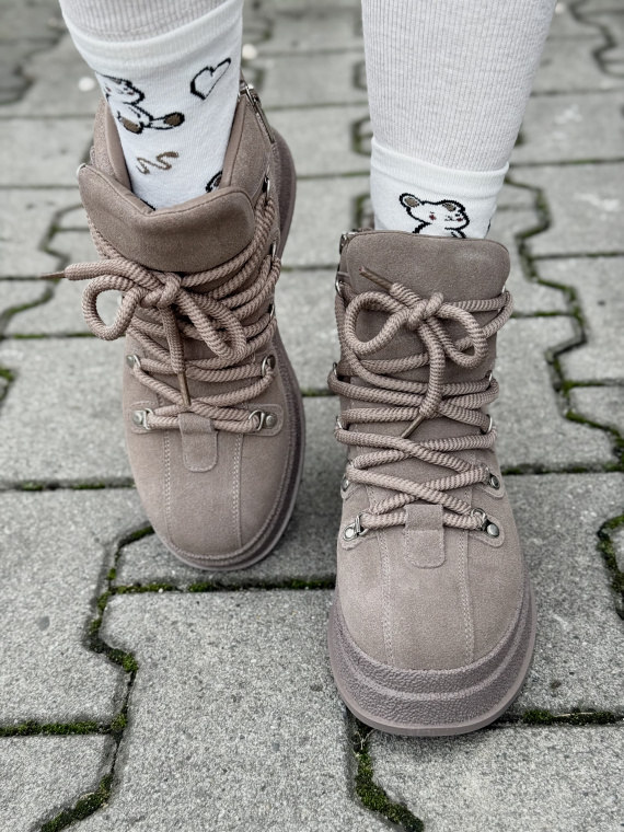 Śniegowce z Naturalnej Skóry – Komfort i Styl na Zimę