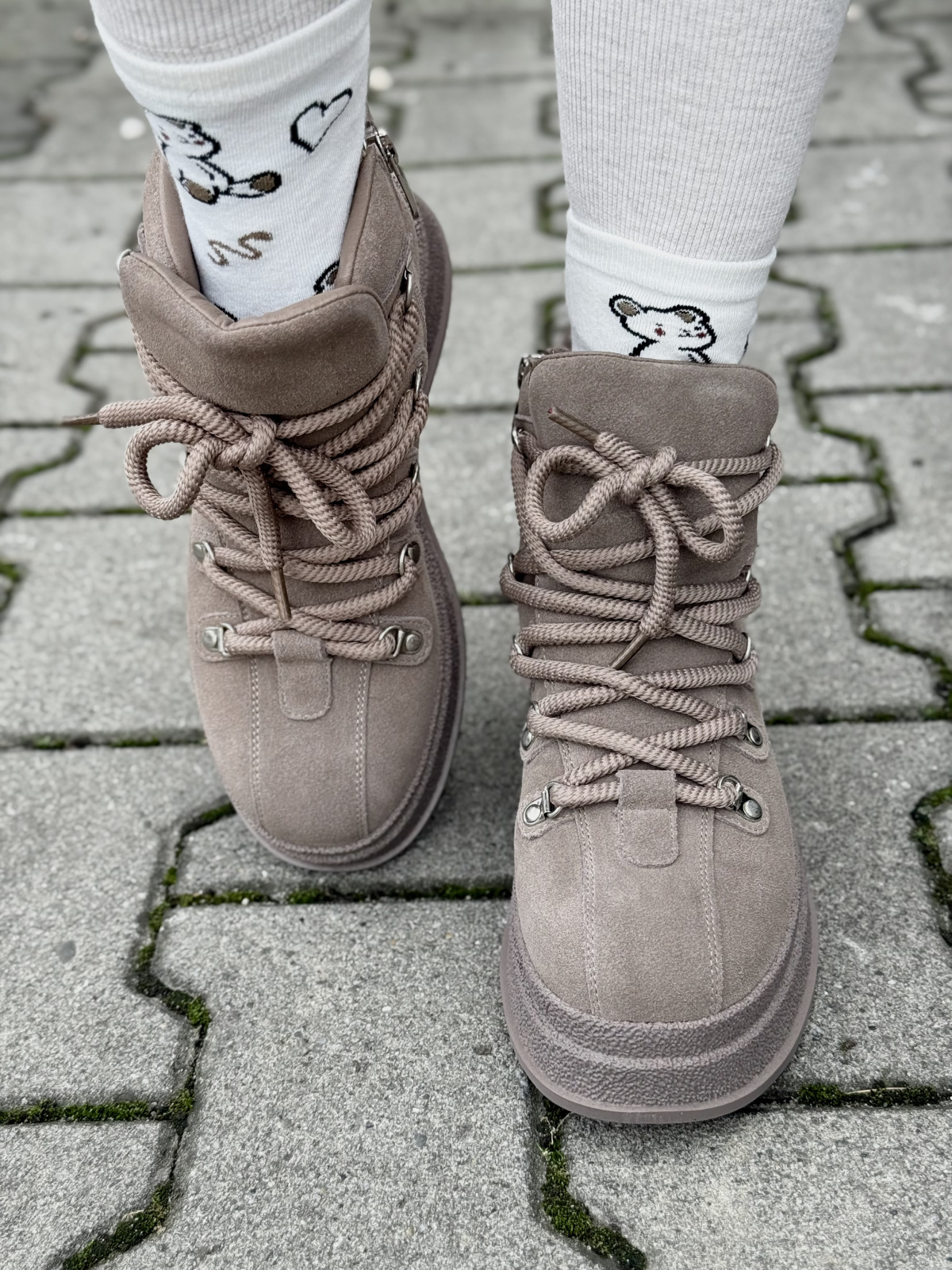 Śniegowce z Naturalnej Skóry – Komfort i Styl na Zimę