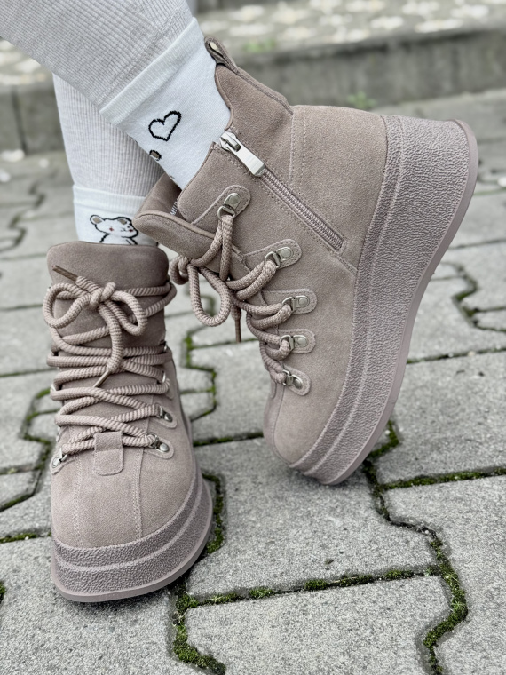 Śniegowce z Naturalnej Skóry – Komfort i Styl na Zimę