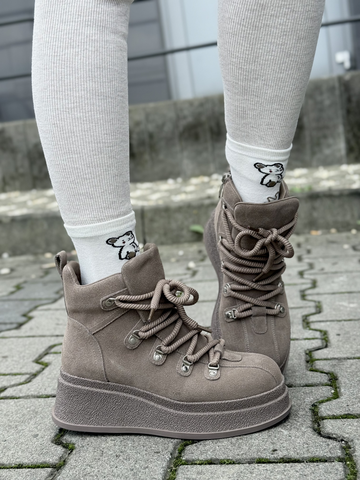 Śniegowce z Naturalnej Skóry – Komfort i Styl na Zimę