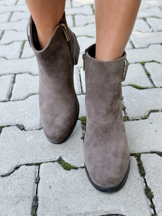 Botki OLEKSY z naturalnej skóry – elegancja i komfort na każdy dzień