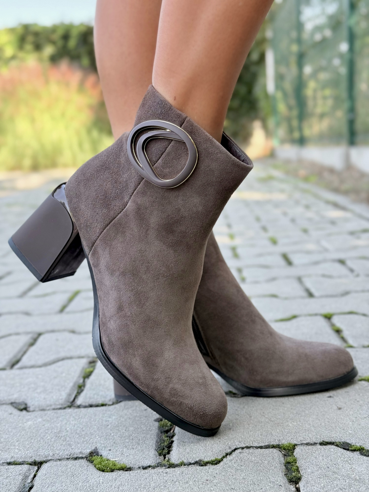 Botki OLEKSY z naturalnej skóry – elegancja i komfort na każdy dzień