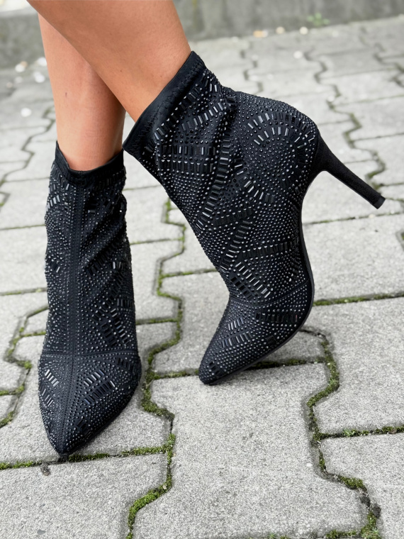 Czarne Botki z Charakterem