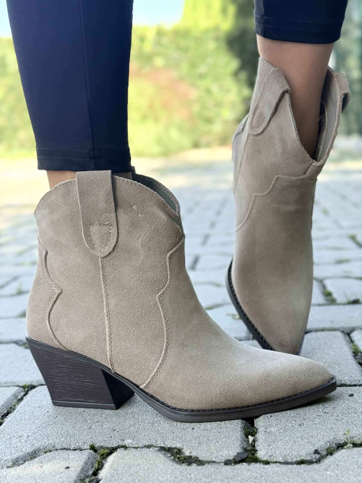 Kowbojki z Naturalnej Skóry – Styl i Komfort w Jednym