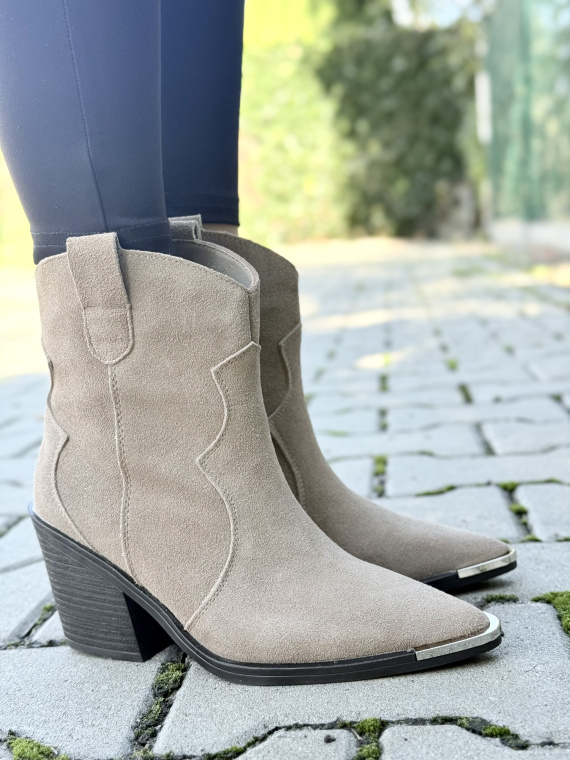 Kowbojki z Naturalnej Skóry – Styl i Komfort w Jednym