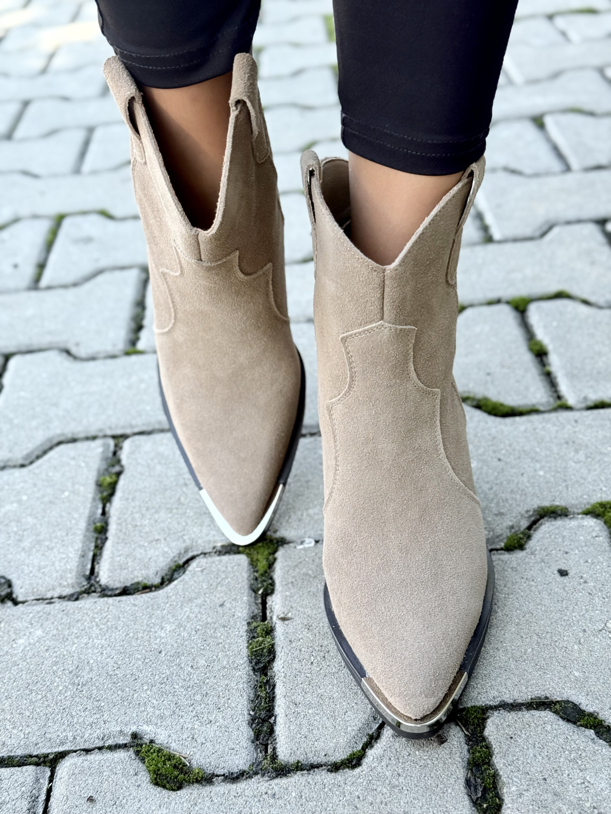 Kowbojki z Naturalnej Skóry – Styl i Komfort w Jednym