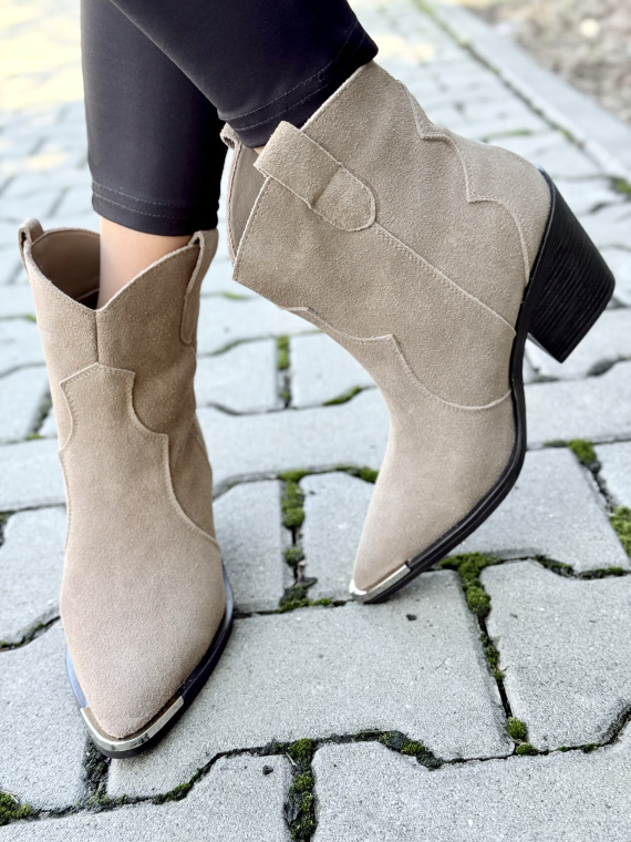 Kowbojki z Naturalnej Skóry – Styl i Komfort w Jednym