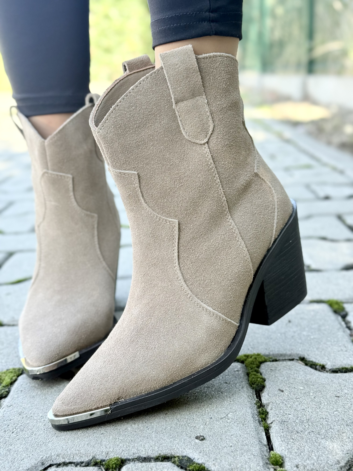 Kowbojki z Naturalnej Skóry – Styl i Komfort w Jednym