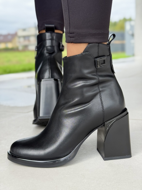 Eleganckie botki ze skóry naturalnej – styl i wygoda na co dzień