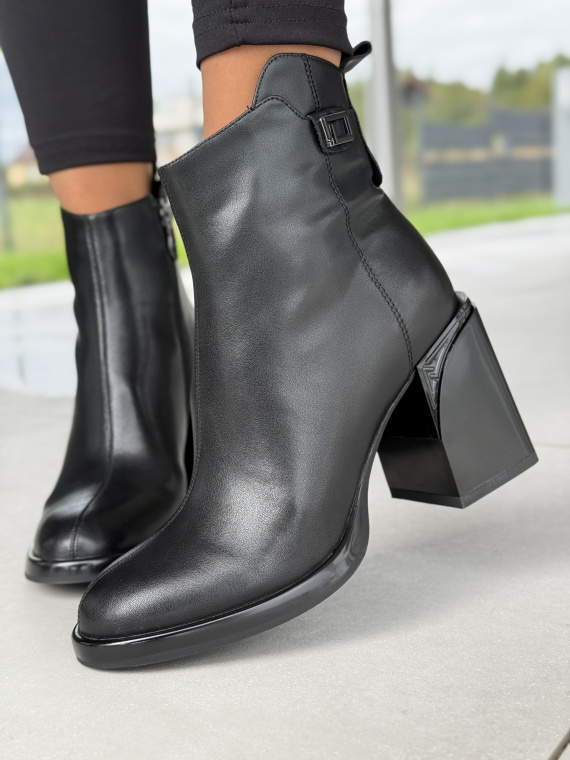Eleganckie botki ze skóry naturalnej – styl i wygoda na co dzień