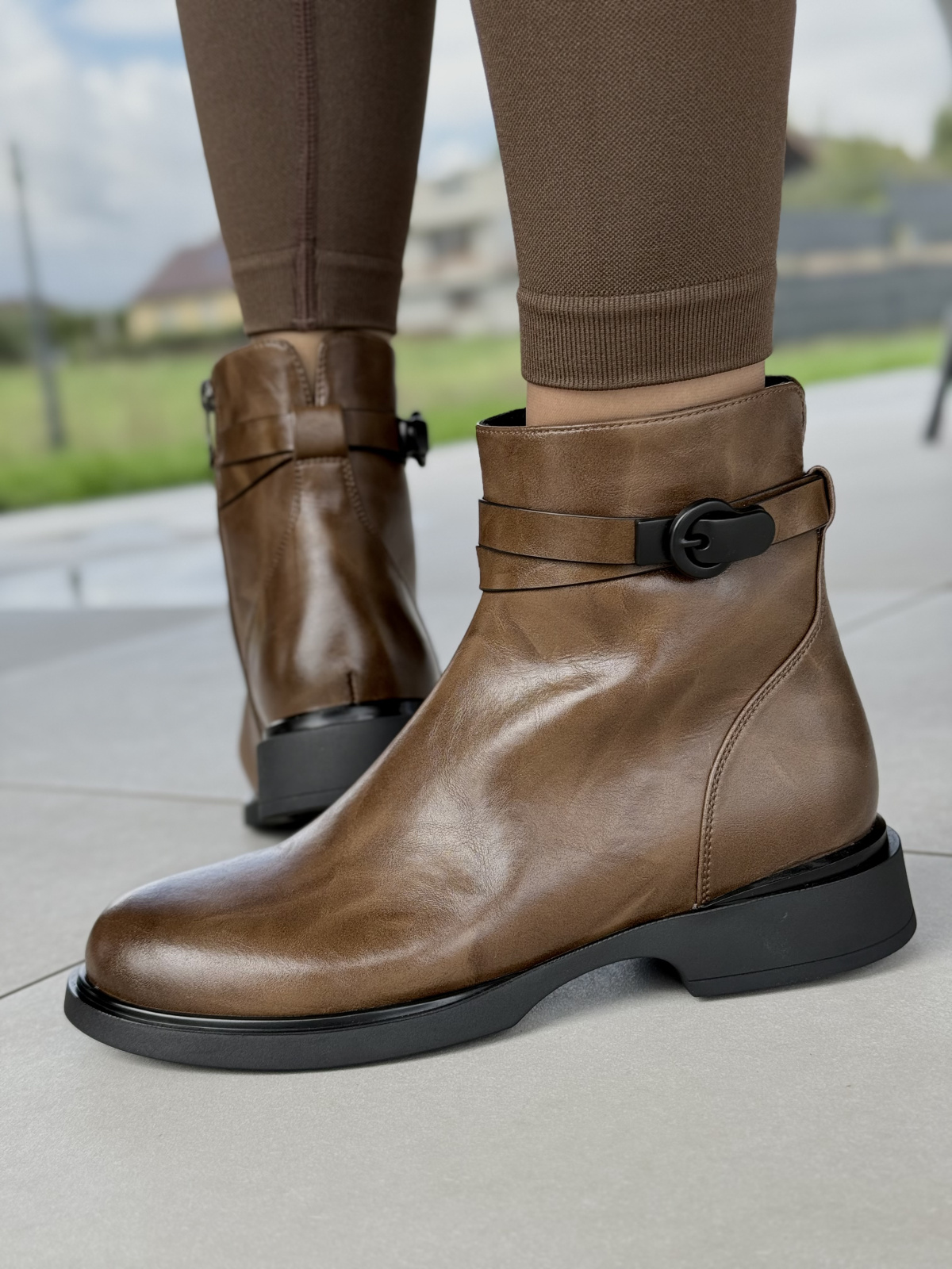 Naturalna Skóra, Naturalny Wybór – Botki Idealne na Jesień i Zimę