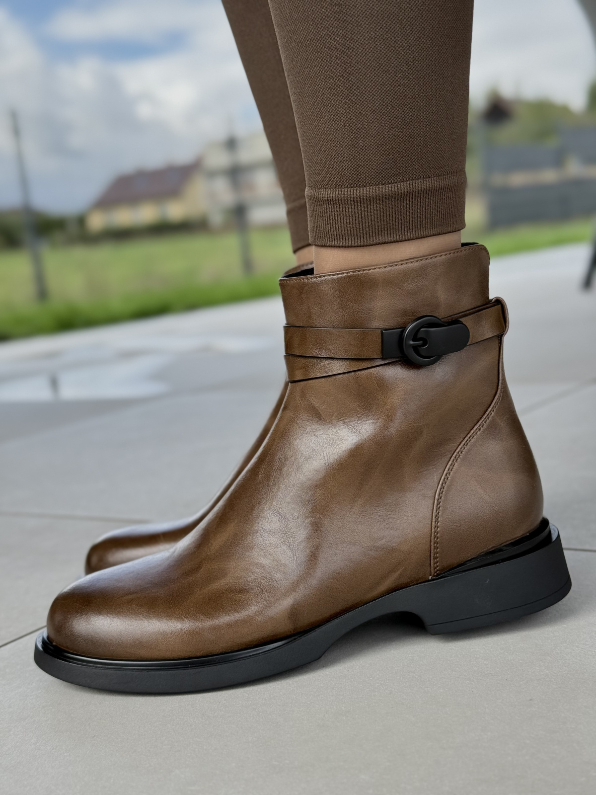 Naturalna Skóra, Naturalny Wybór – Botki Idealne na Jesień i Zimę