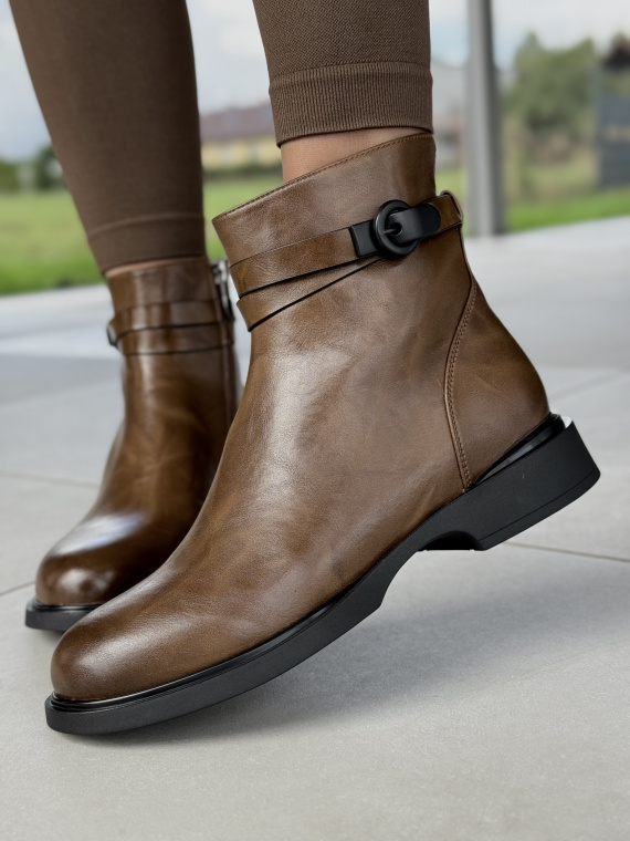 Naturalna Skóra, Naturalny Wybór – Botki Idealne na Jesień i Zimę