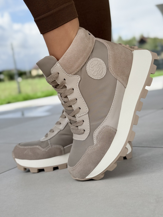 Sneakersy z Naturalnej Skóry – Styl, Jakość, Wygoda