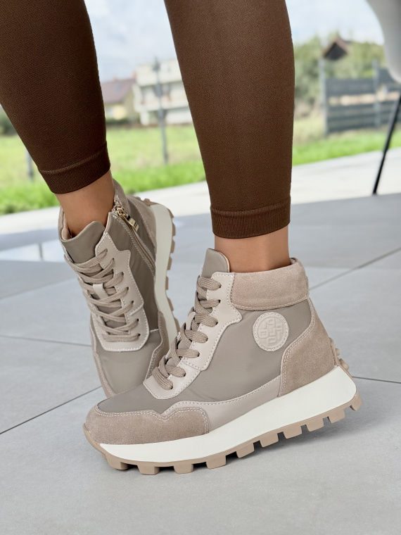 Sneakersy z Naturalnej Skóry – Styl, Jakość, Wygoda