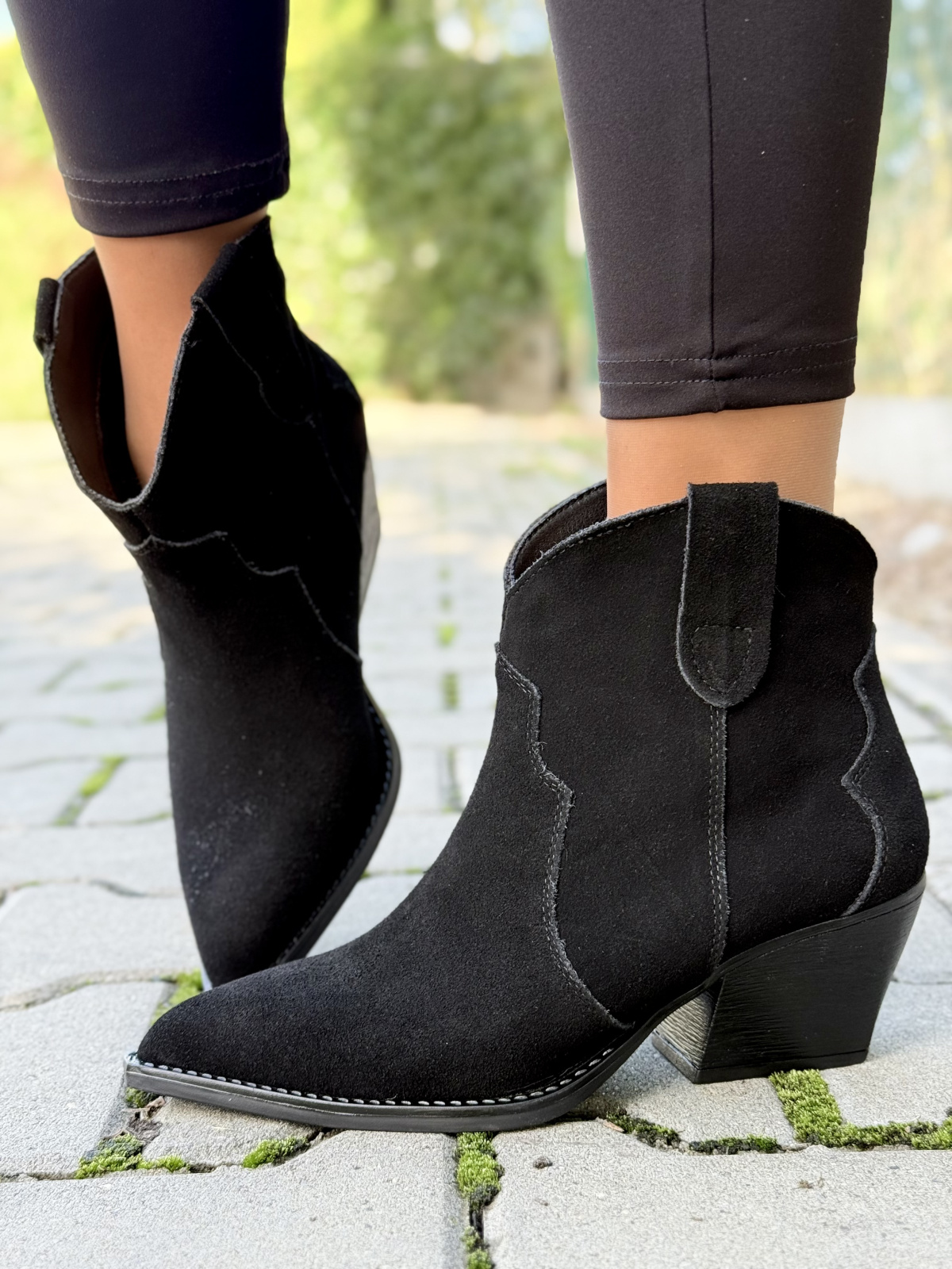 Czarne Kowbojki ze Skóry Naturalnej – Klasa na Co Dzień