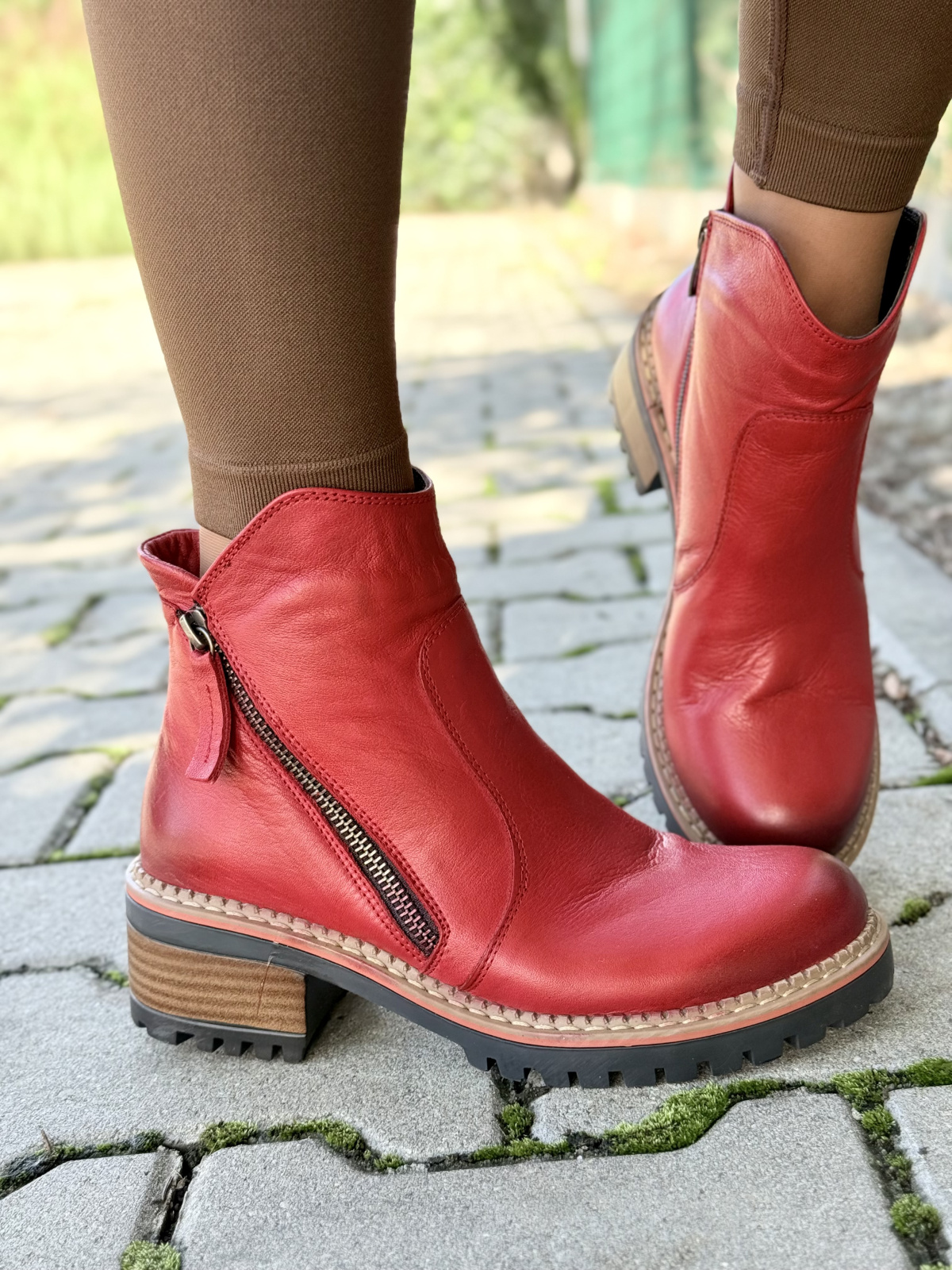 OLEKSY – czerwone botki ze skóry naturalnej