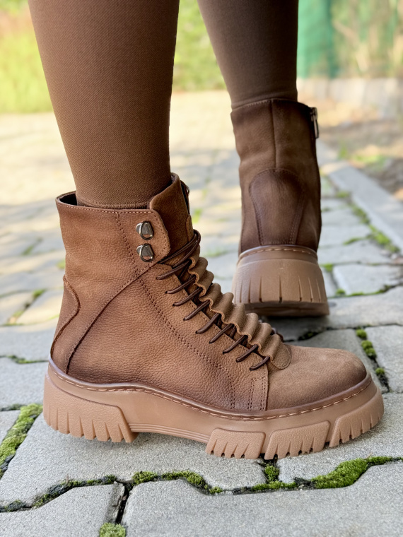 Botki OLEKSY z naturalnej skóry – styl, który trwa