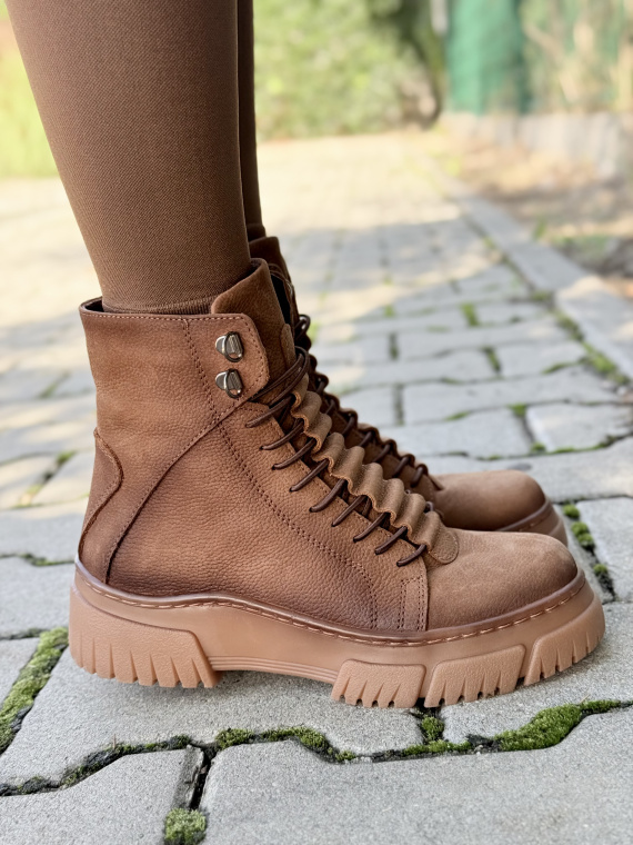 Botki OLEKSY z naturalnej skóry – styl, który trwa