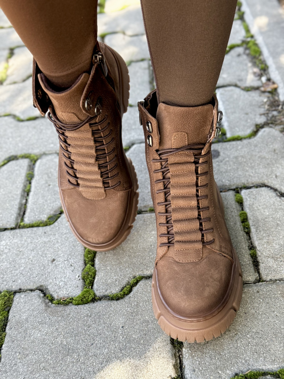 Botki OLEKSY z naturalnej skóry – styl, który trwa